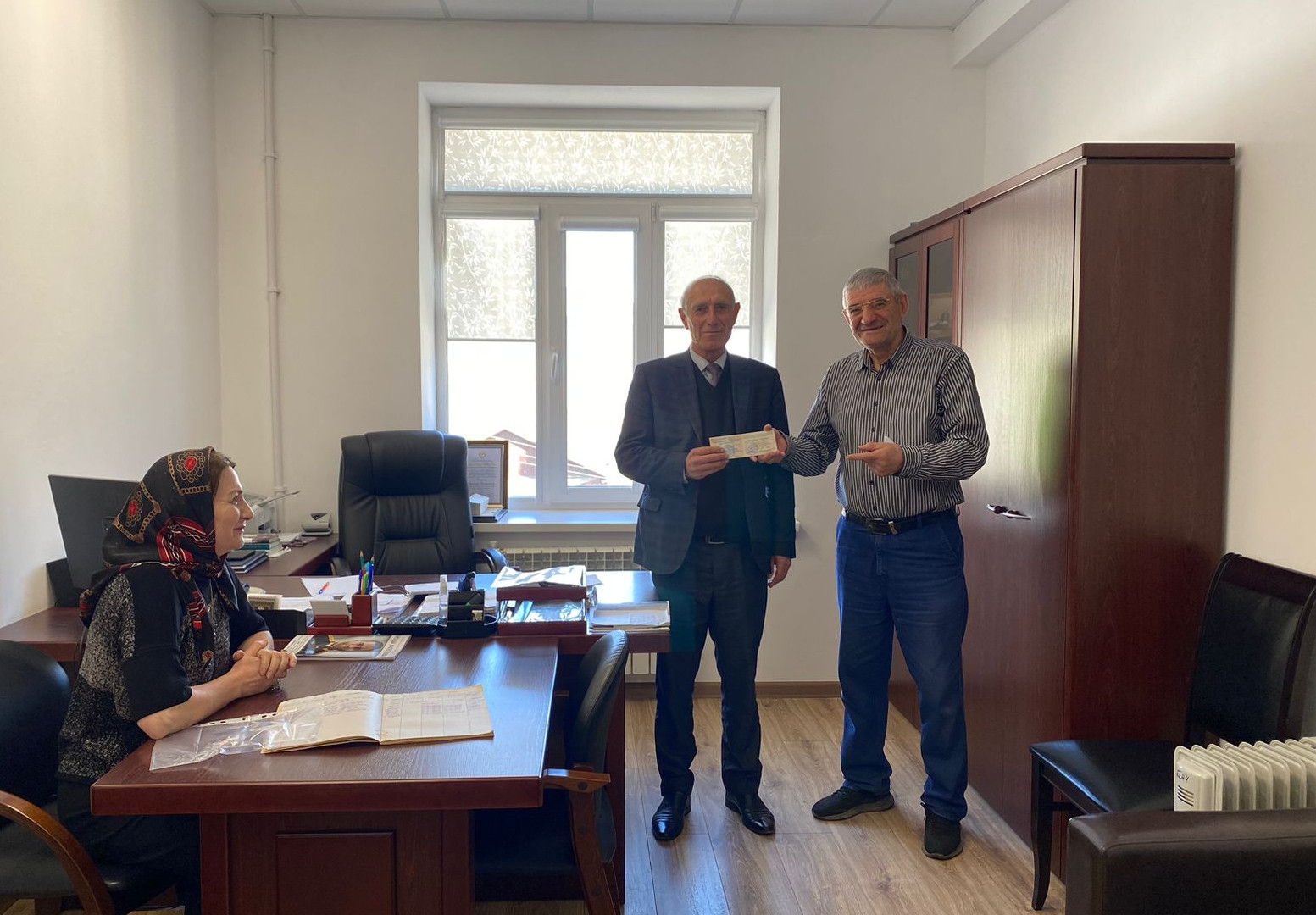 Вручение удостоверений звания «Ветеран труда.